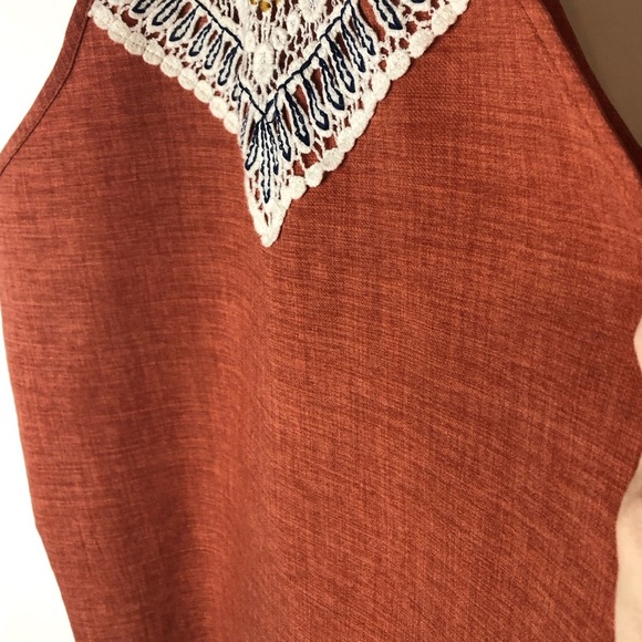 Hailey & Co Embroidered Linen Blend Top Sz M Halter Neck Boho Chic Casual - Picture 5 of 8